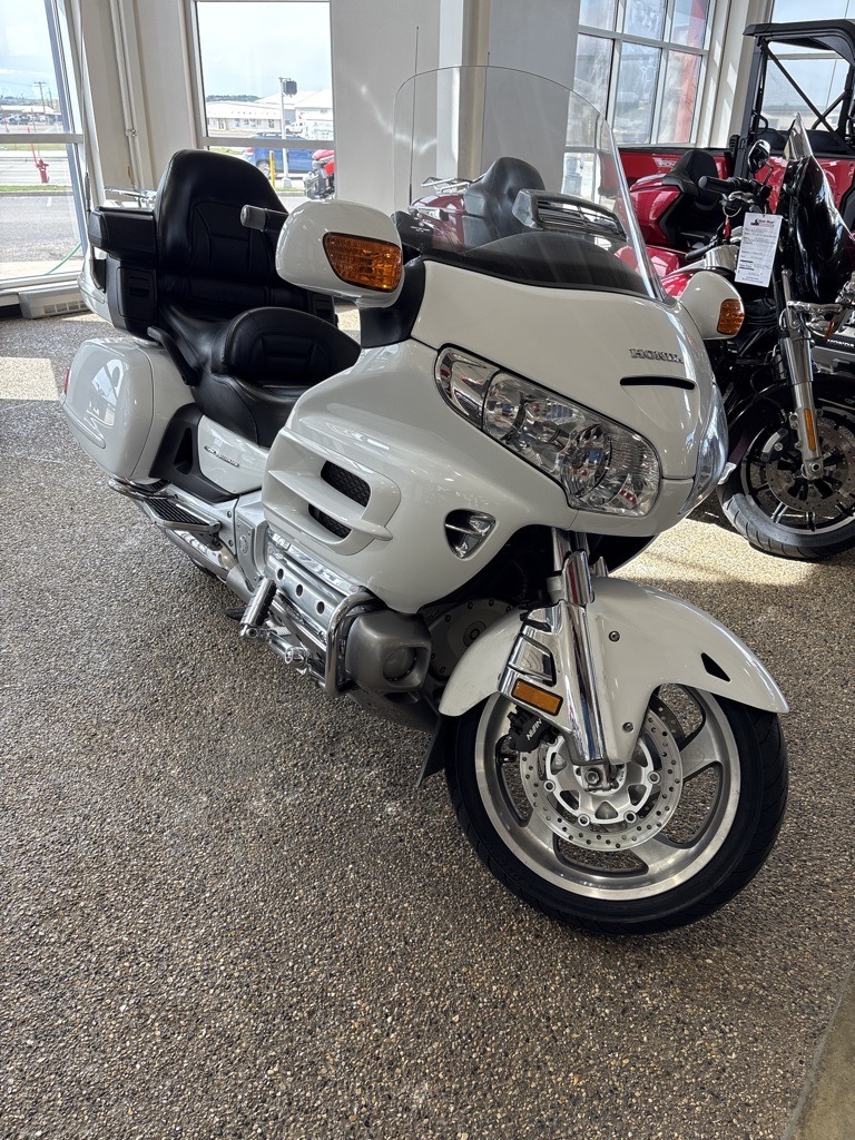 2006 Honda GOLD WING 1800 1800 in Mandan, ND