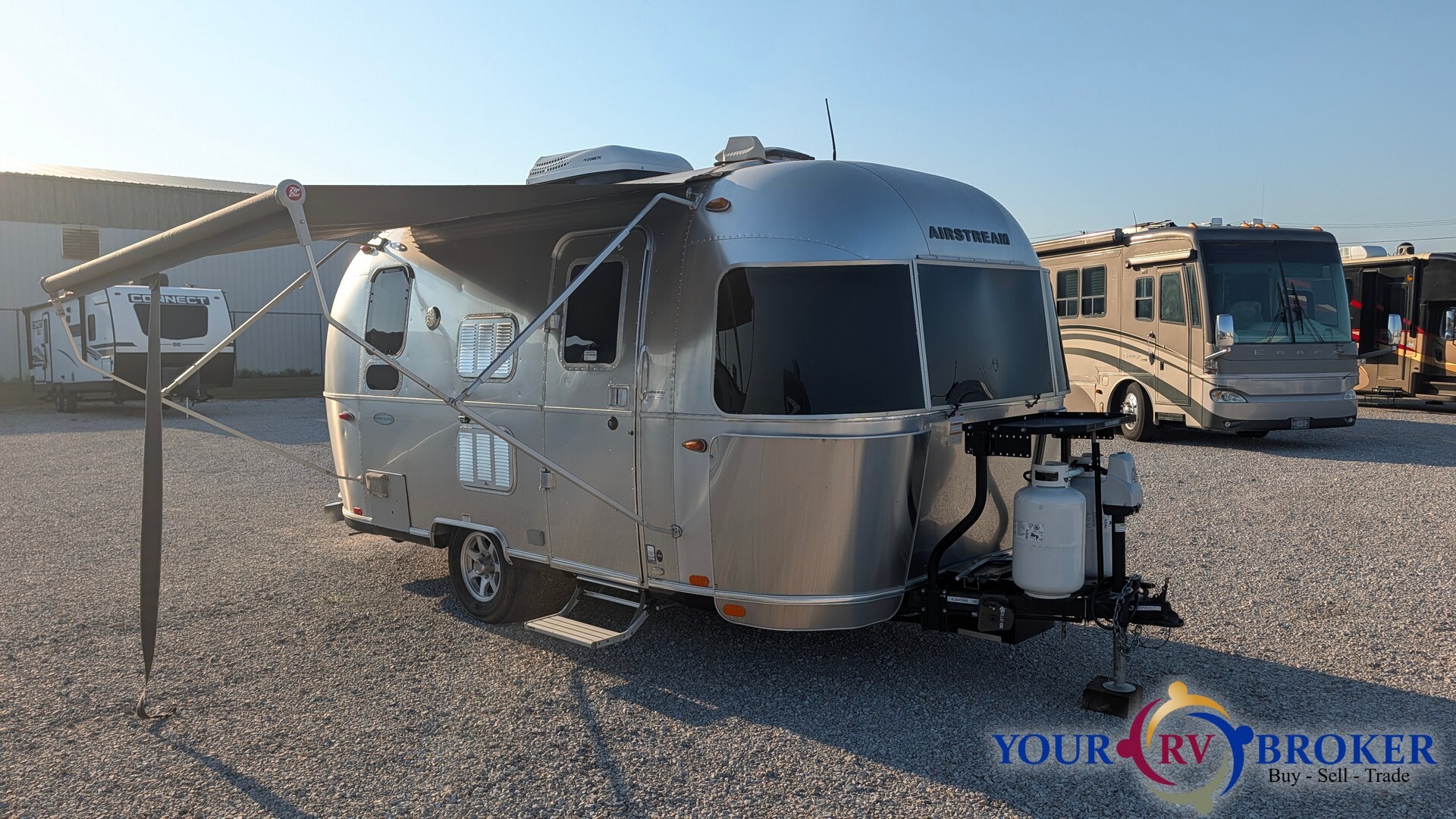 2019 Airstream FLYING CLOUD 19CB in justin TX