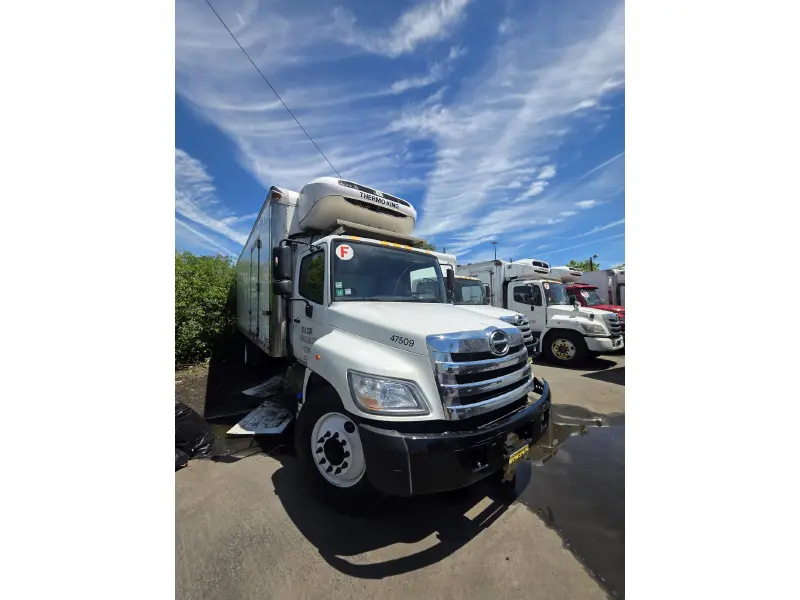 2017 HINO HINO 338