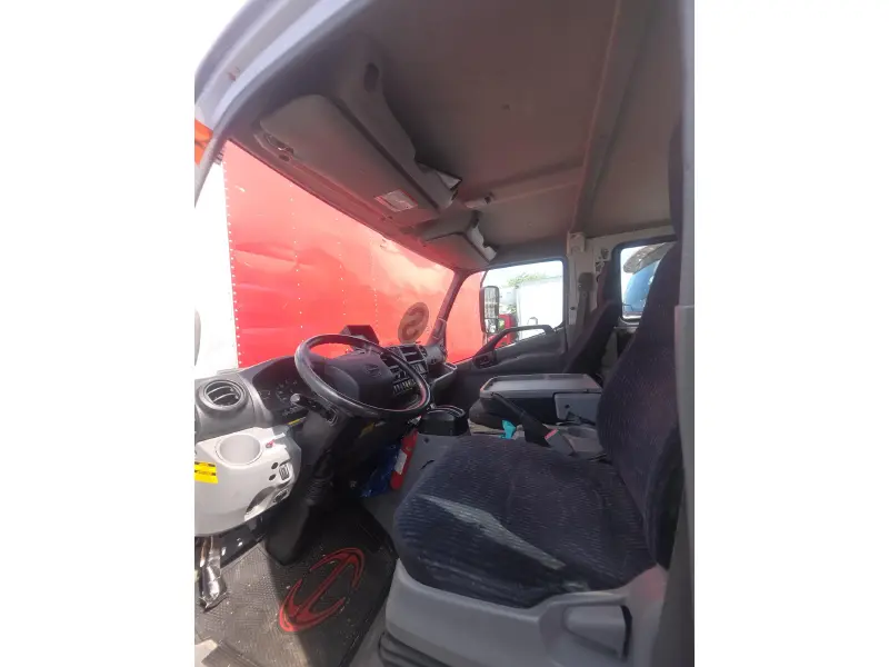 2019 HINO 195
