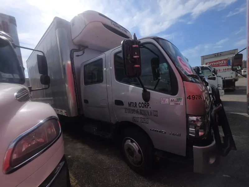 2019 HINO 195