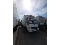 2015 HINO 195