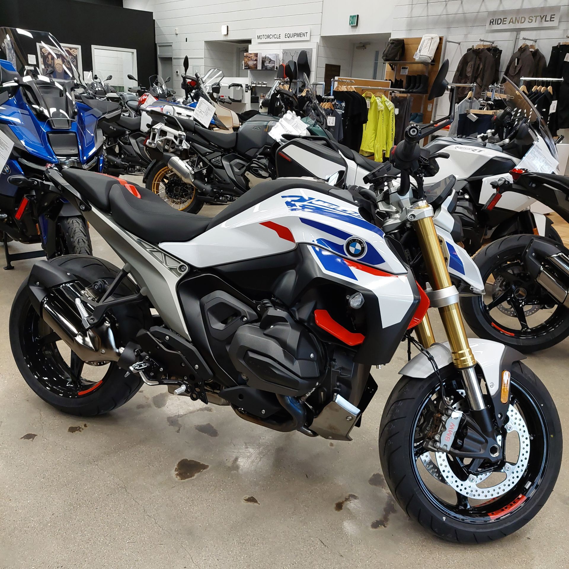 2026 BMW R 1300 R in Middletown, OH