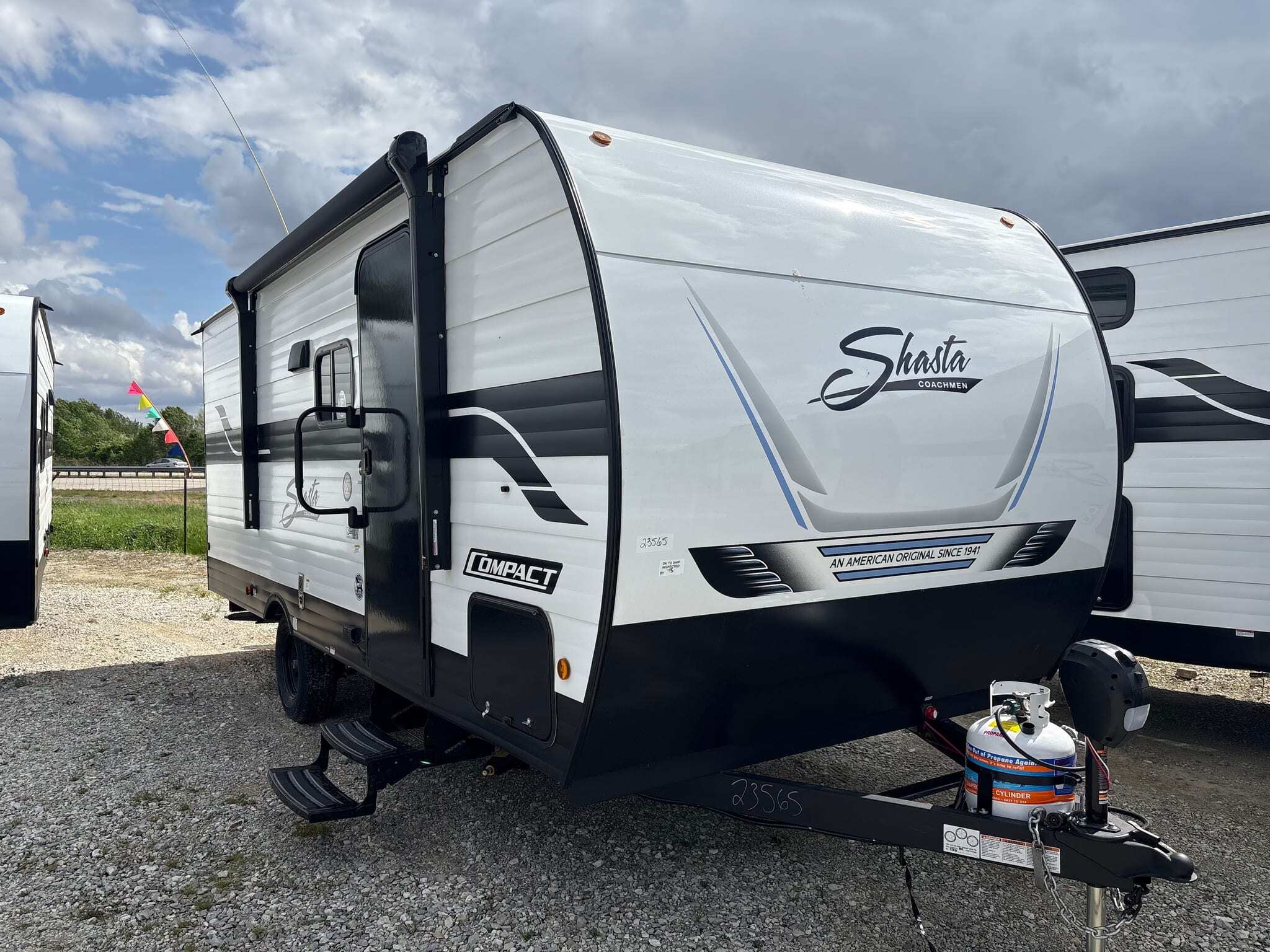 2025 Coachmen Shasta Compact 18DBL in lafayette IN