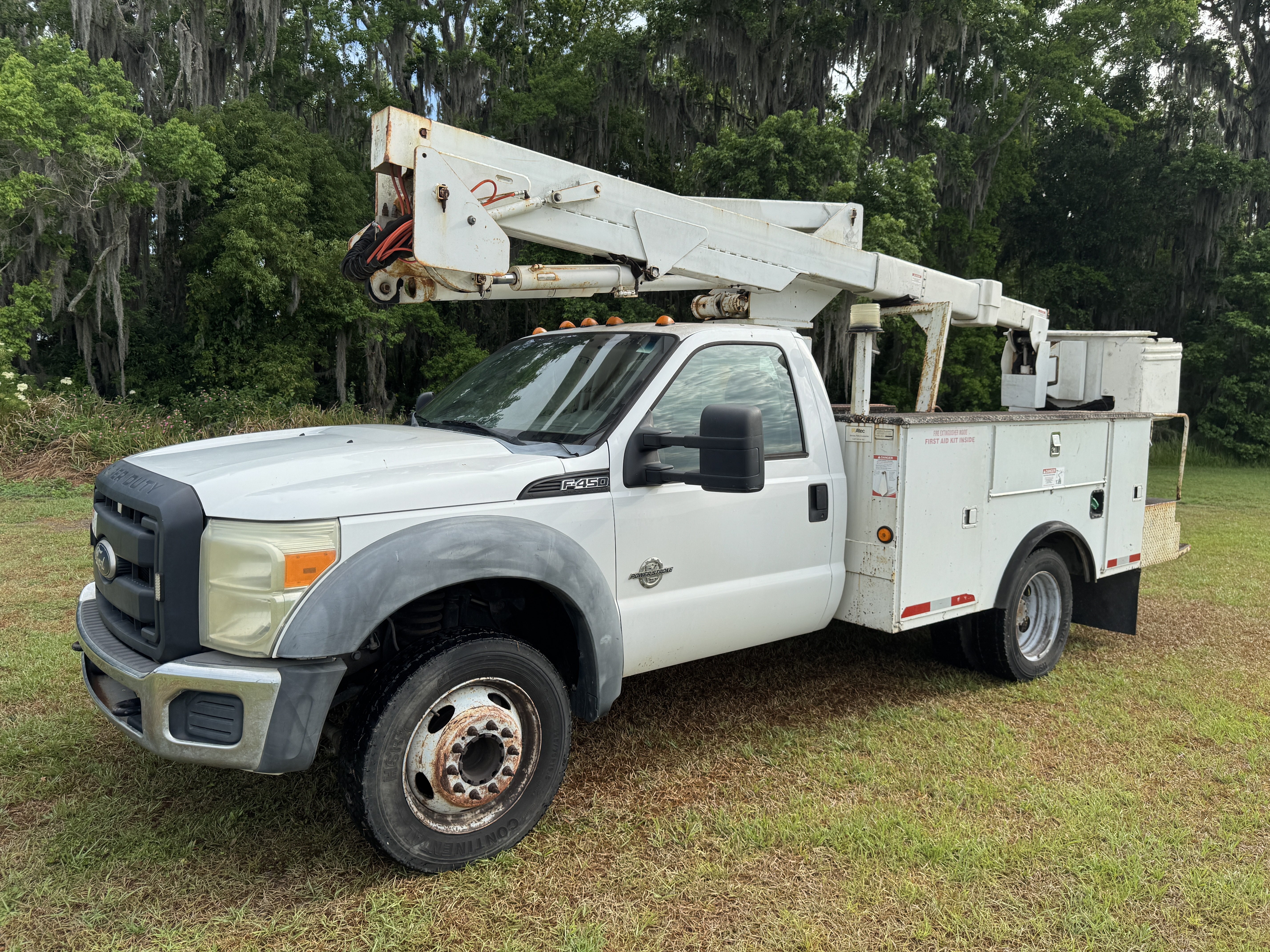 2011 FORD F450 in Elkton, FL