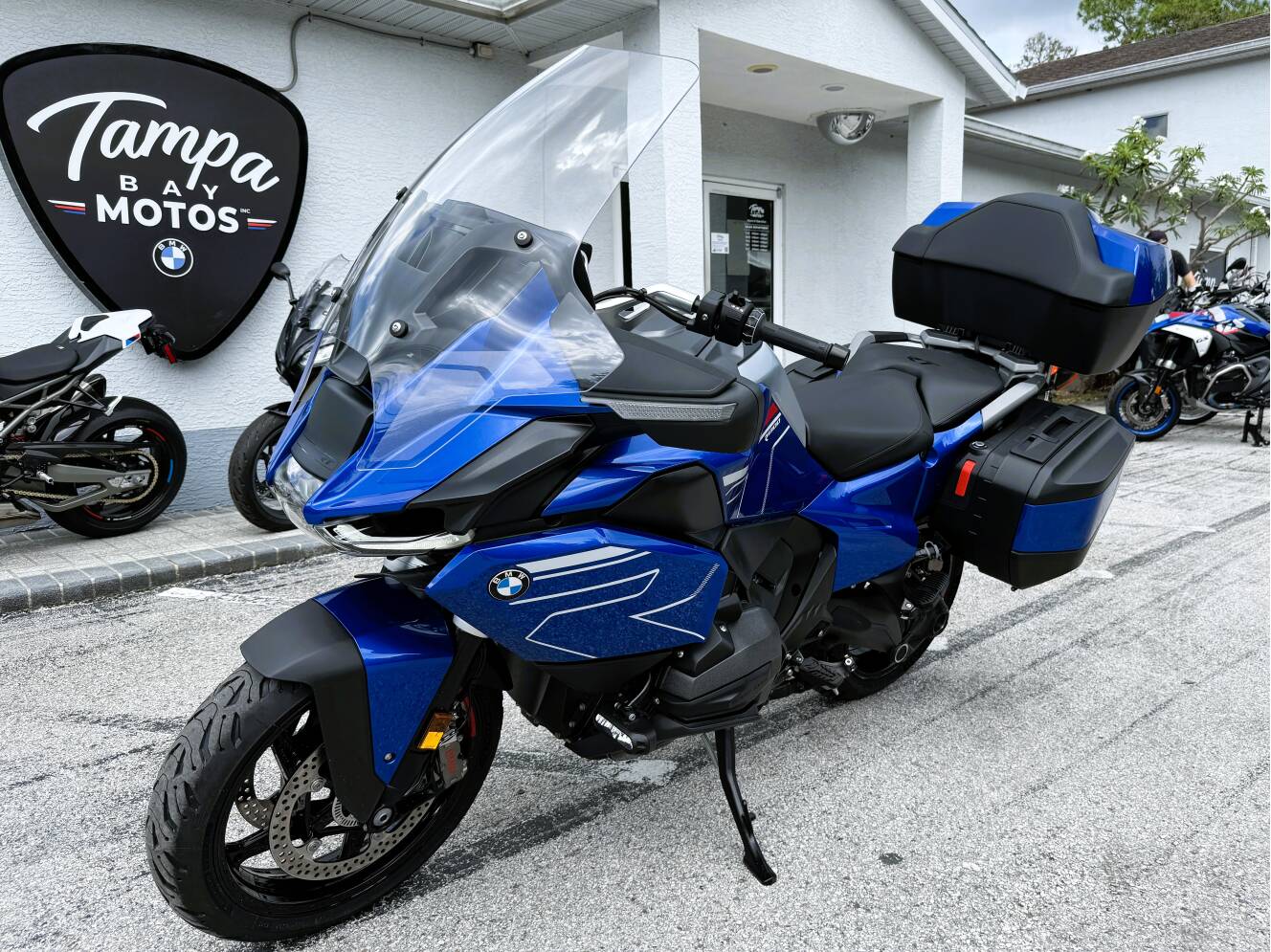 A photo of this 2026 BMW R 1300 RT