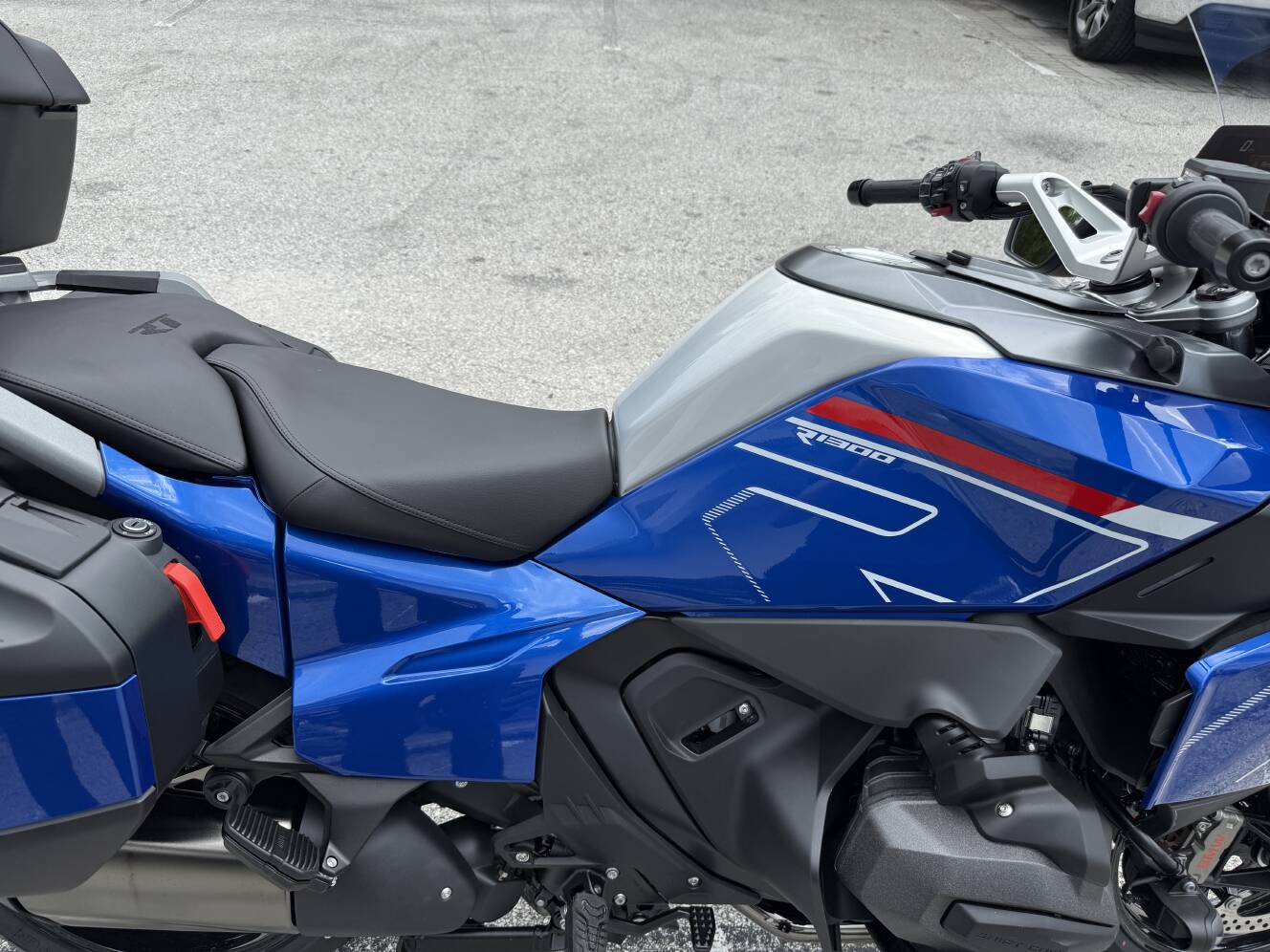 A photo of this 2026 BMW R 1300 RT