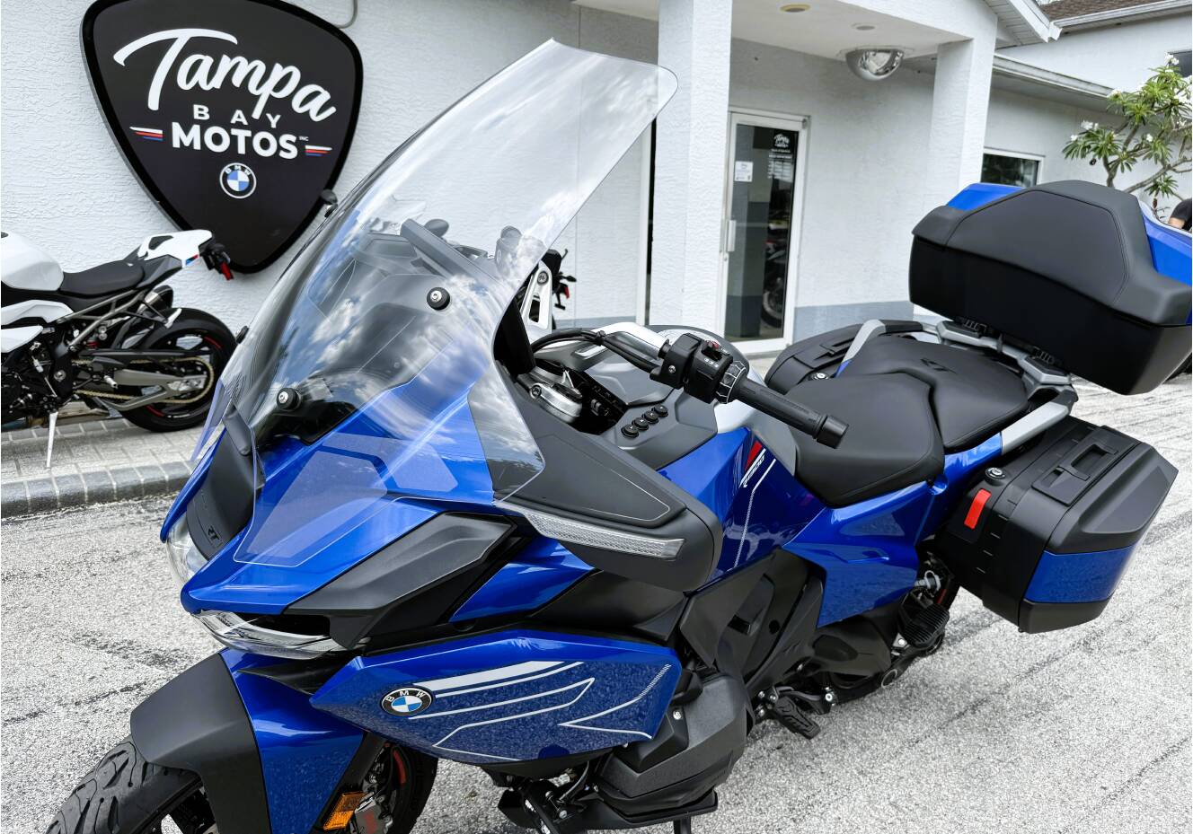 A photo of this 2026 BMW R 1300 RT