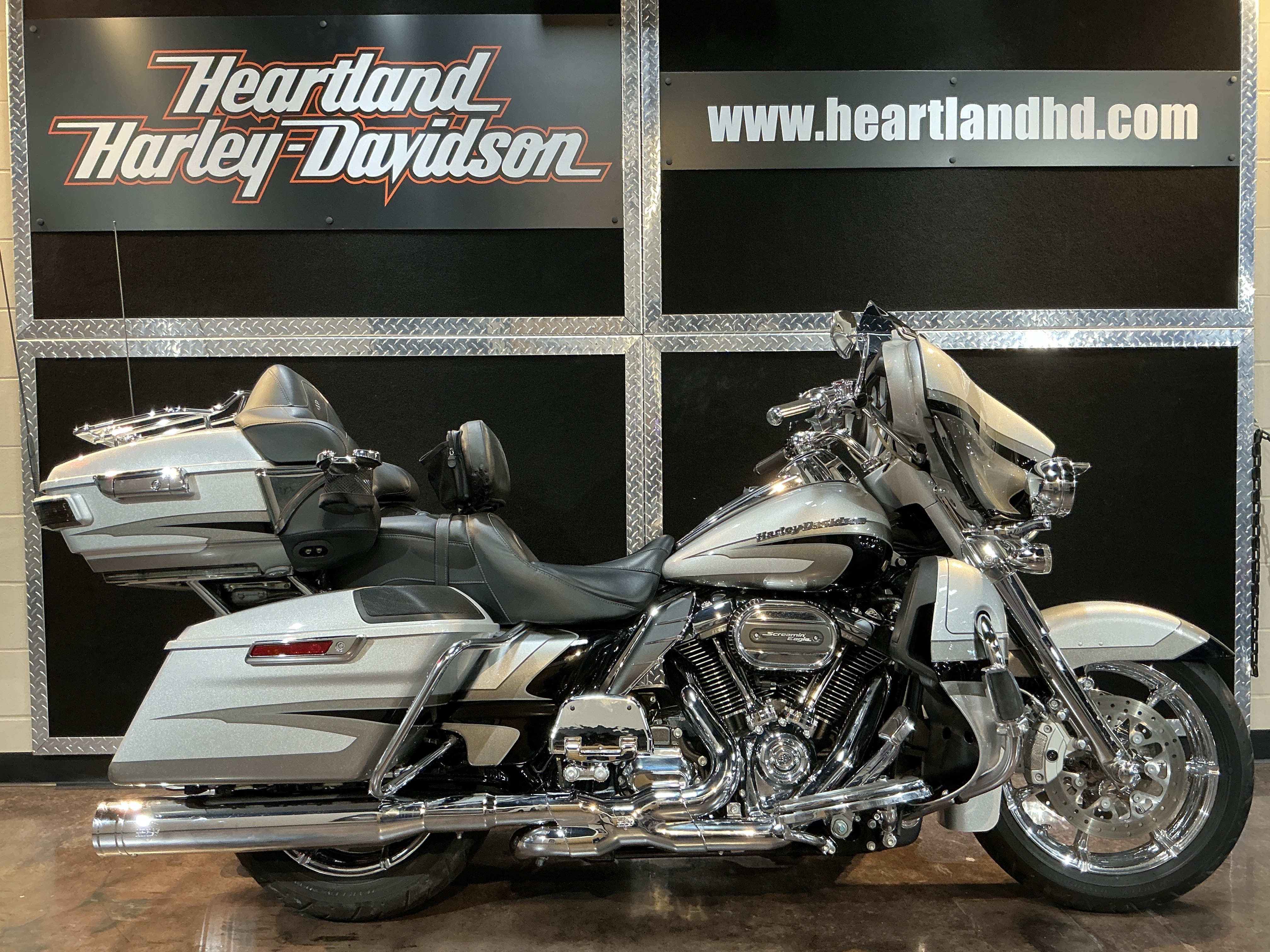 2017 Harley-Davidson CVO Limited CVO LIMITED in Burlington, IA