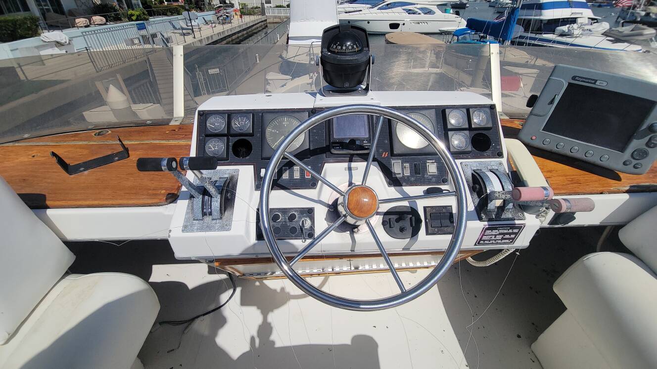 A photo of this 1989 Bayliner 3888 MOTORYACHT