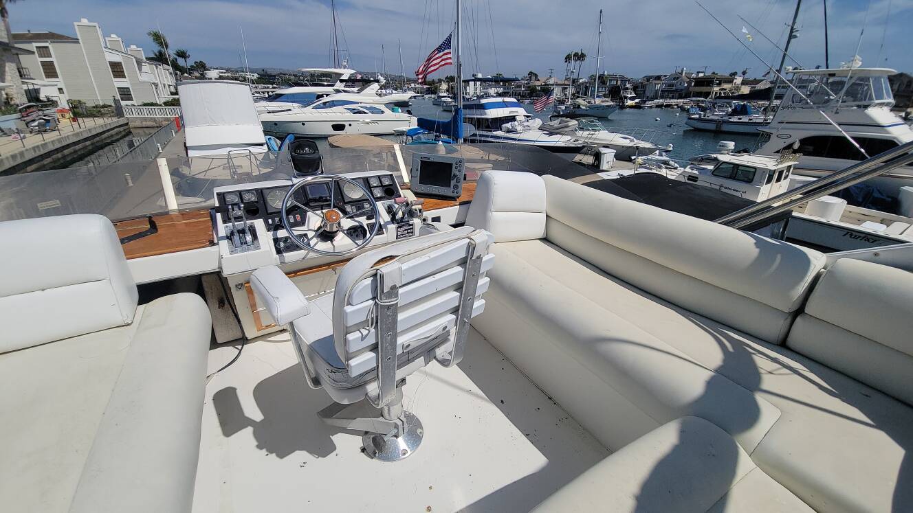 A photo of this 1989 Bayliner 3888 MOTORYACHT