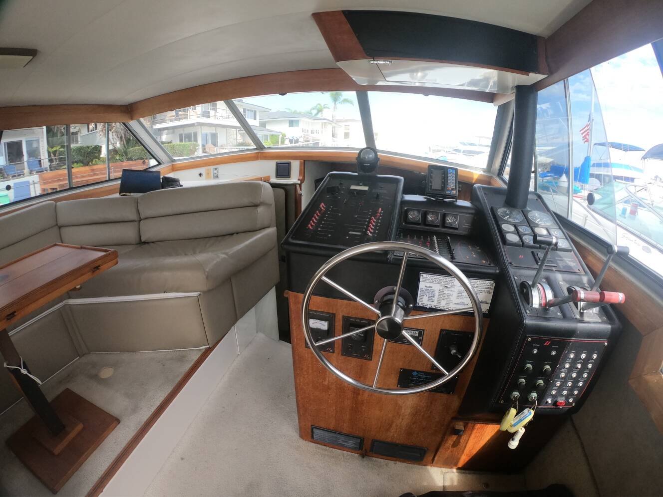 A photo of this 1989 Bayliner 3888 MOTORYACHT