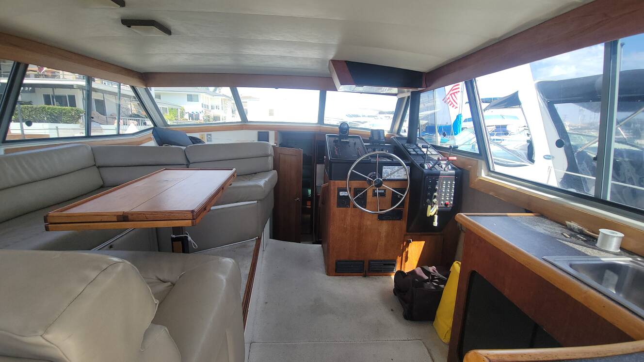 A photo of this 1989 Bayliner 3888 MOTORYACHT