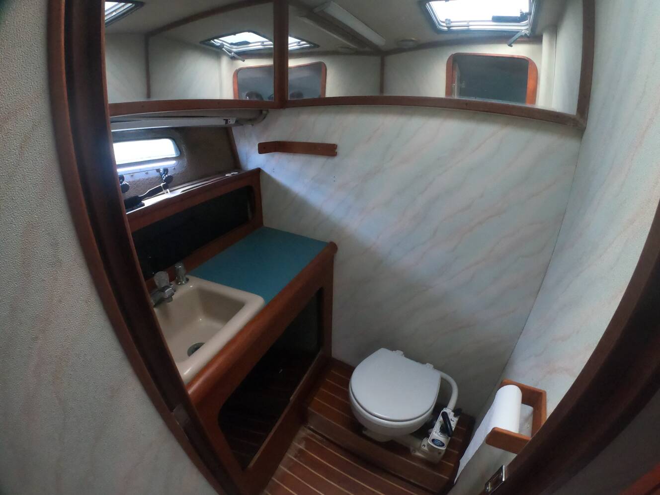 A photo of this 1989 Bayliner 3888 MOTORYACHT