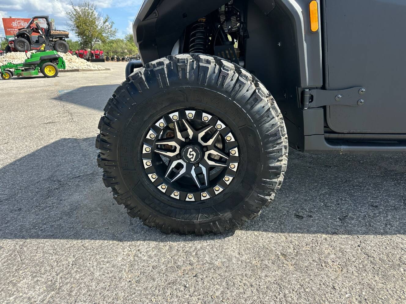A photo of this 2025 Segway Powersports UT10 P Crew