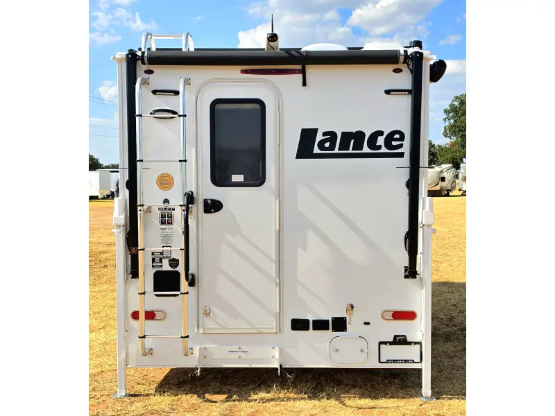2027 Lance Lance 825