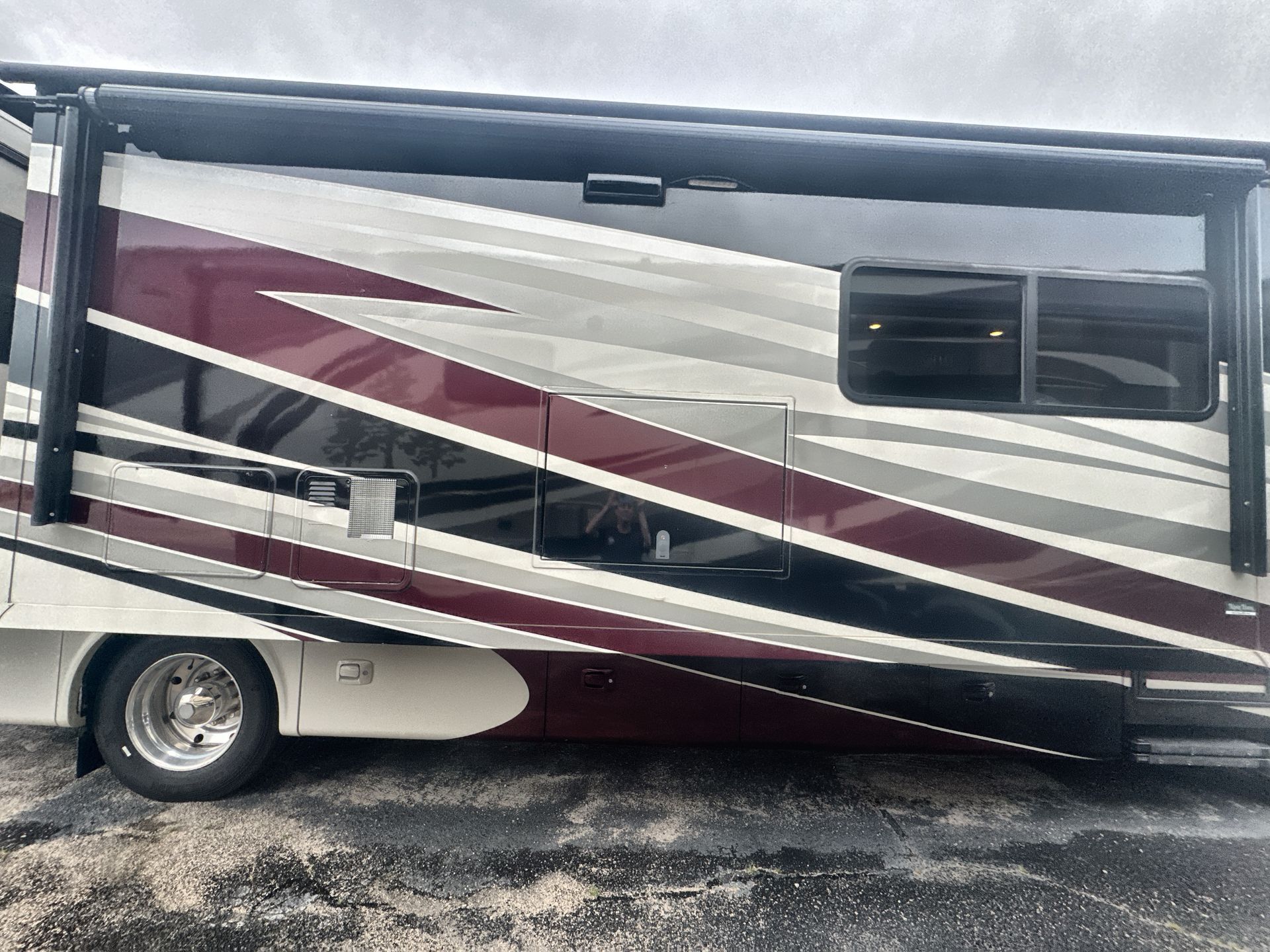 2017 Tiffin Motorhomes ALLEGRO OPEN ROAD 34PA in mcbee SC