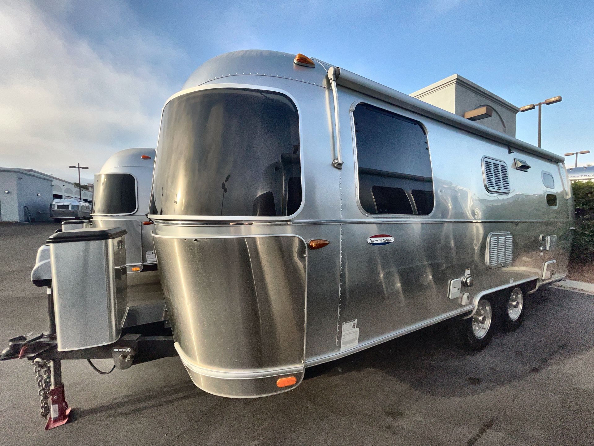 2017 Airstream International Signature 23FB (Front Queen Bed) in san marcos CA