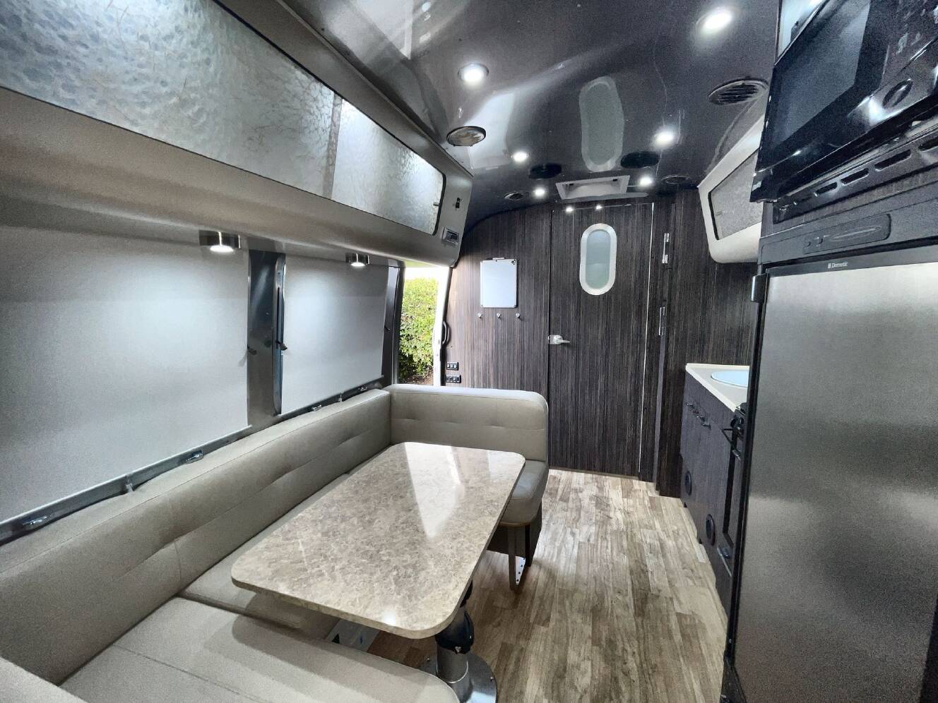 A photo of this 2017 Airstream International Signature 23FB (Front Queen Bed)