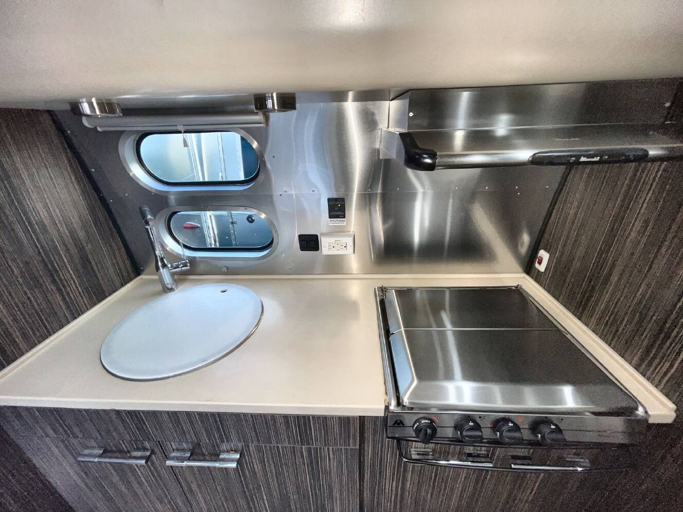 A photo of this 2017 Airstream International Signature 23FB (Front Queen Bed)