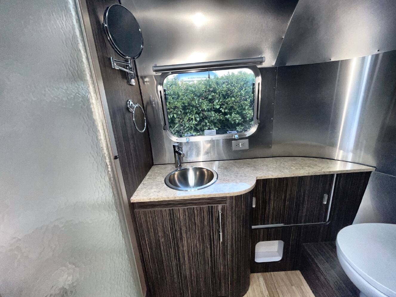 A photo of this 2017 Airstream International Signature 23FB (Front Queen Bed)