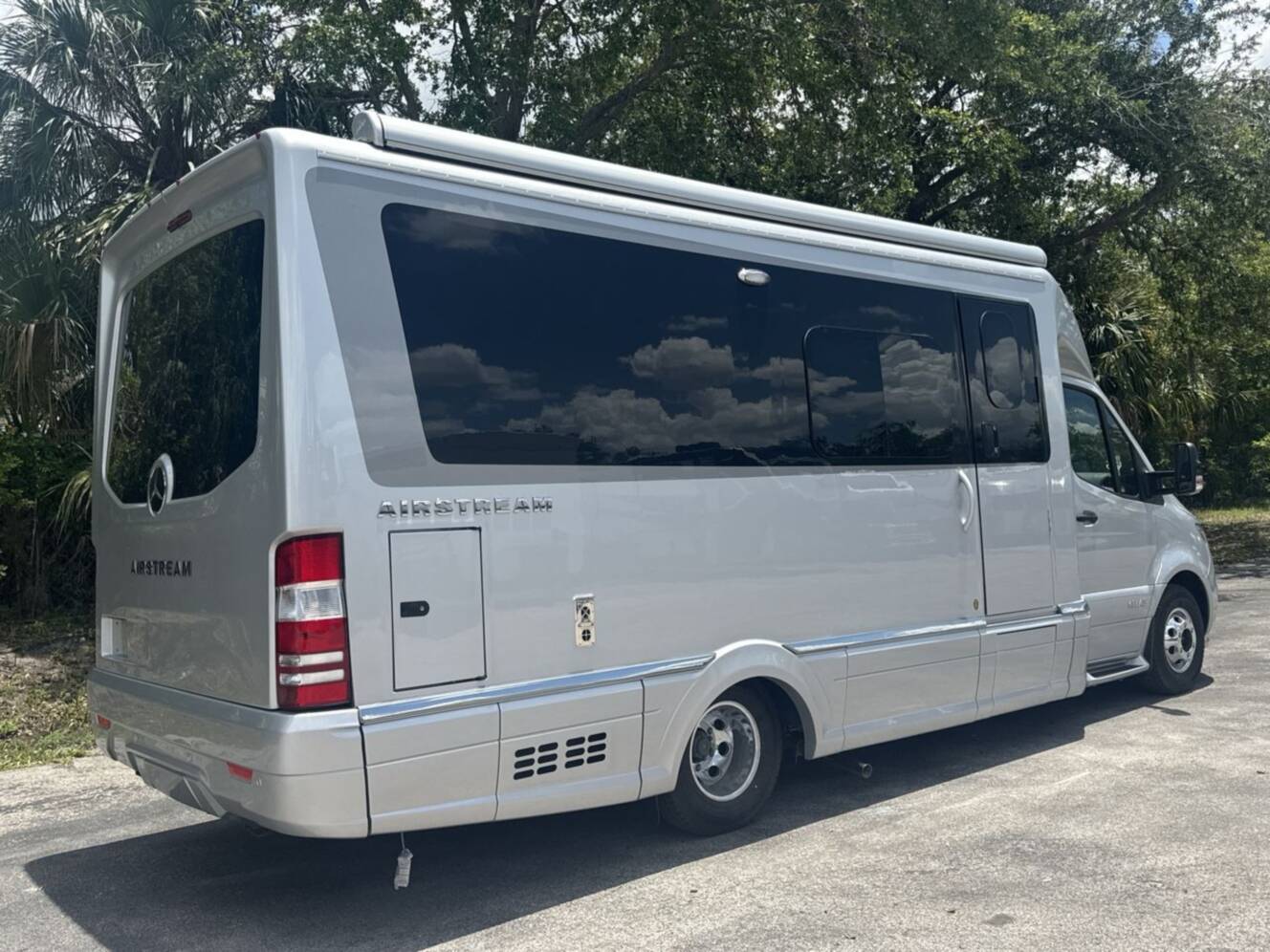 A photo of this 2026 Airstream Atlas MS