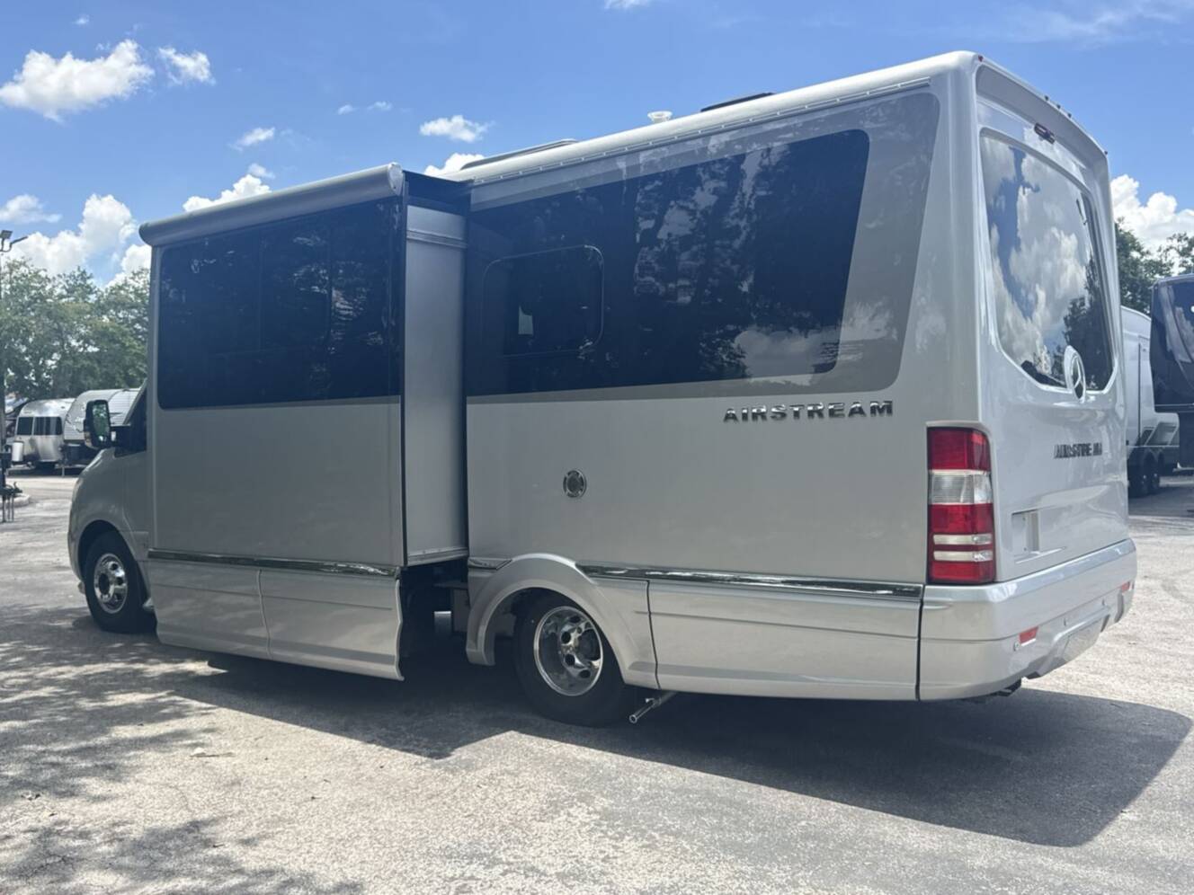 A photo of this 2026 Airstream Atlas MS