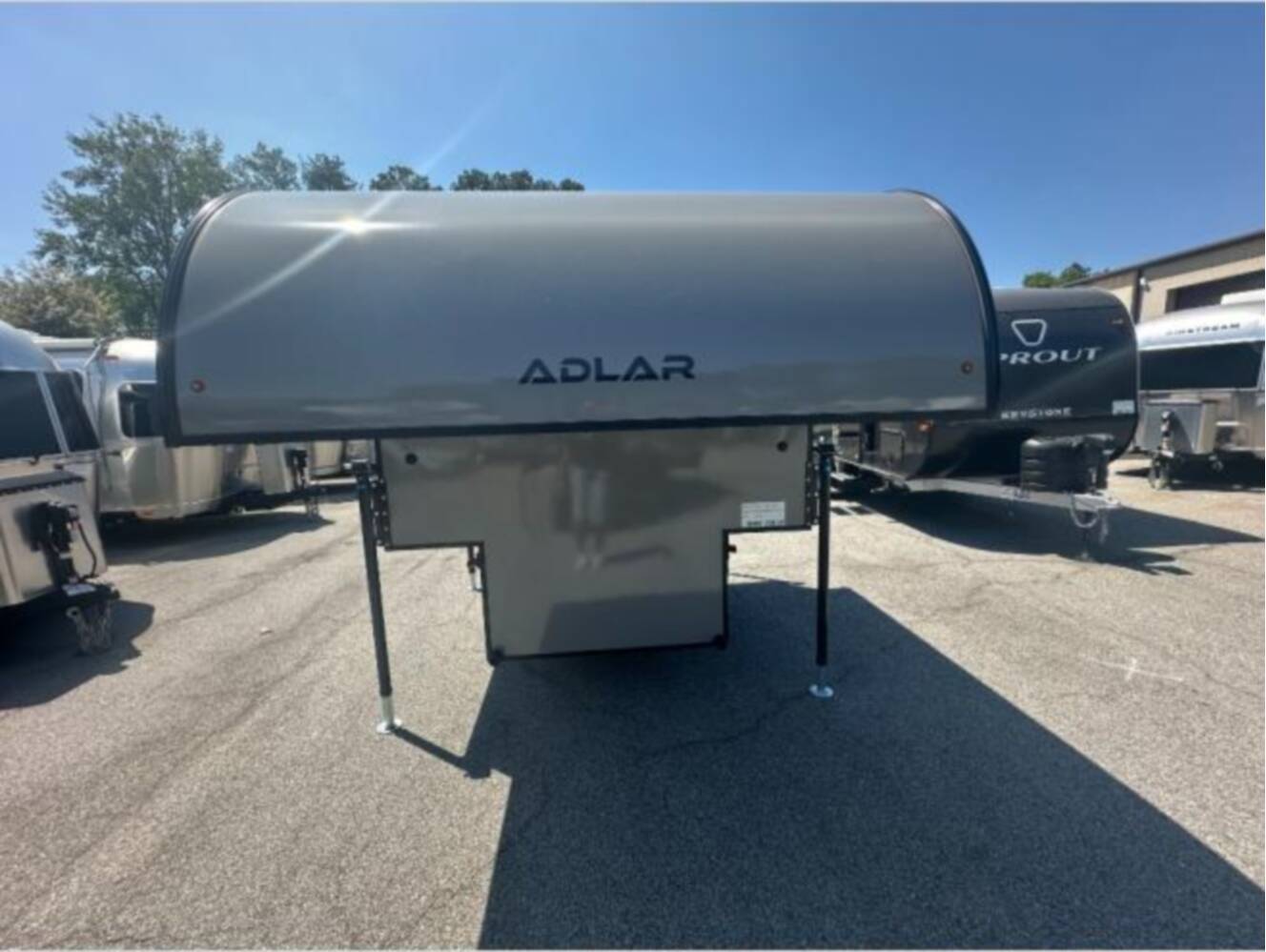 A photo of this 2026 Soaring Eagle Adlar 6.5 XL