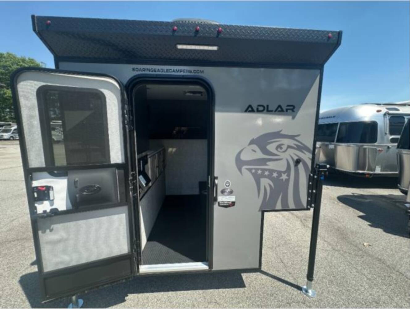 A photo of this 2026 Soaring Eagle Adlar 6.5 XL