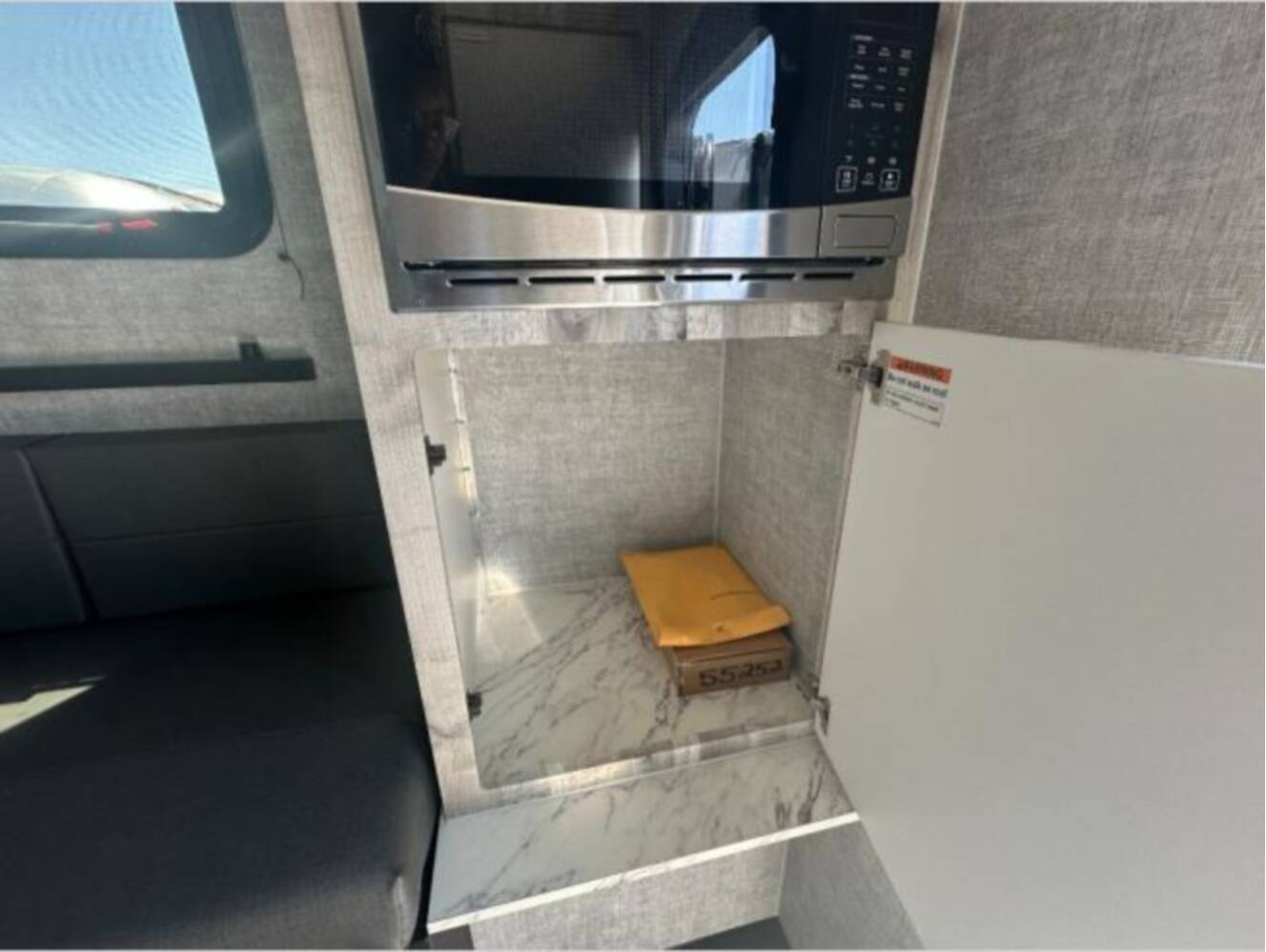 A photo of this 2026 Soaring Eagle Adlar 6.5 XL