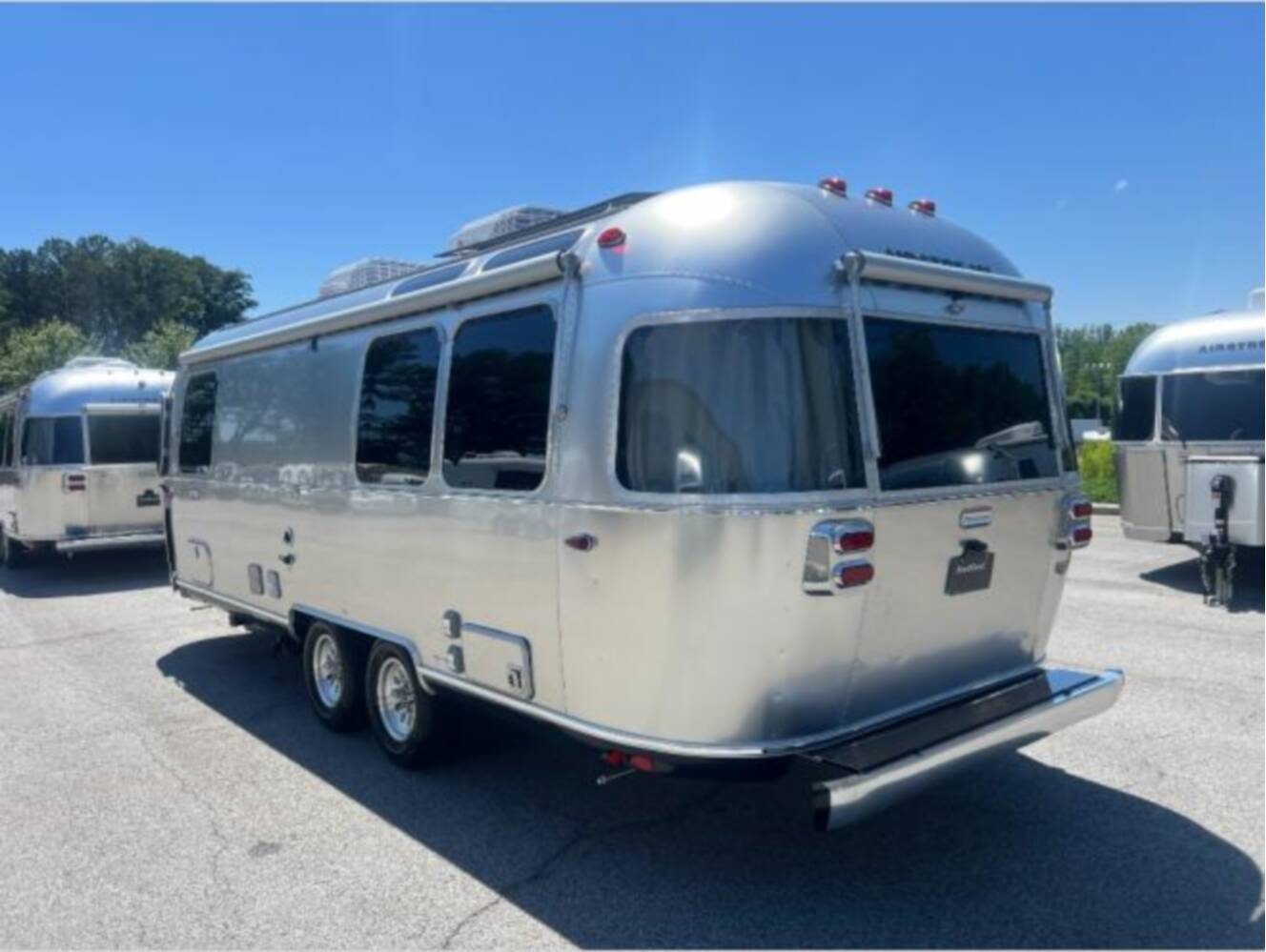 A photo of this 2026 Airstream International 25FB Twin