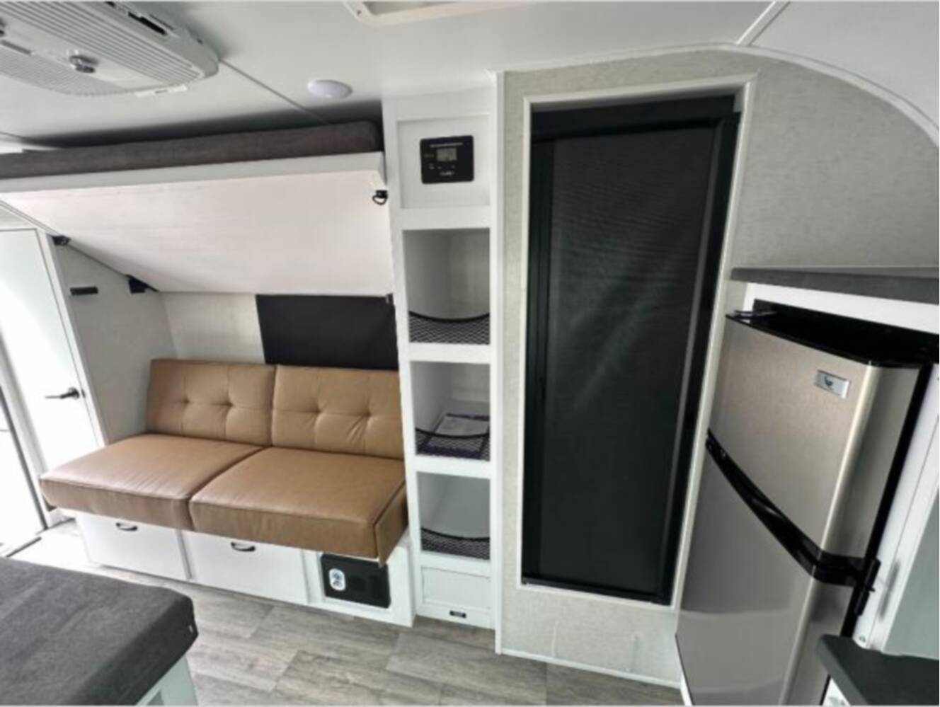 A photo of this 2026 Modern Buggy Hopper Hopper 1