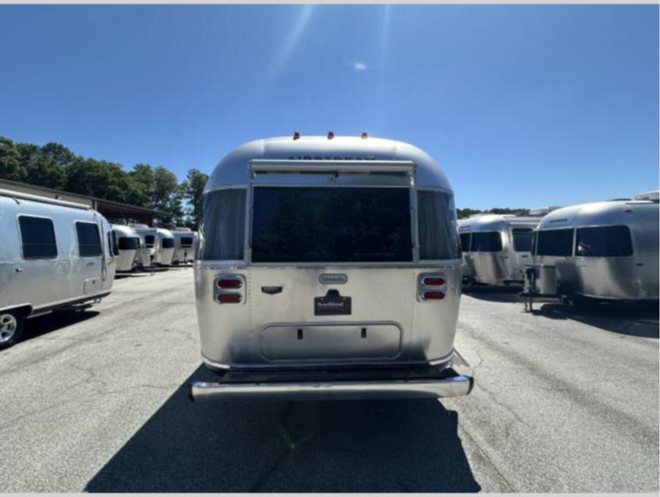 A photo of this 2026 Airstream Globetrotter 27FB Twin