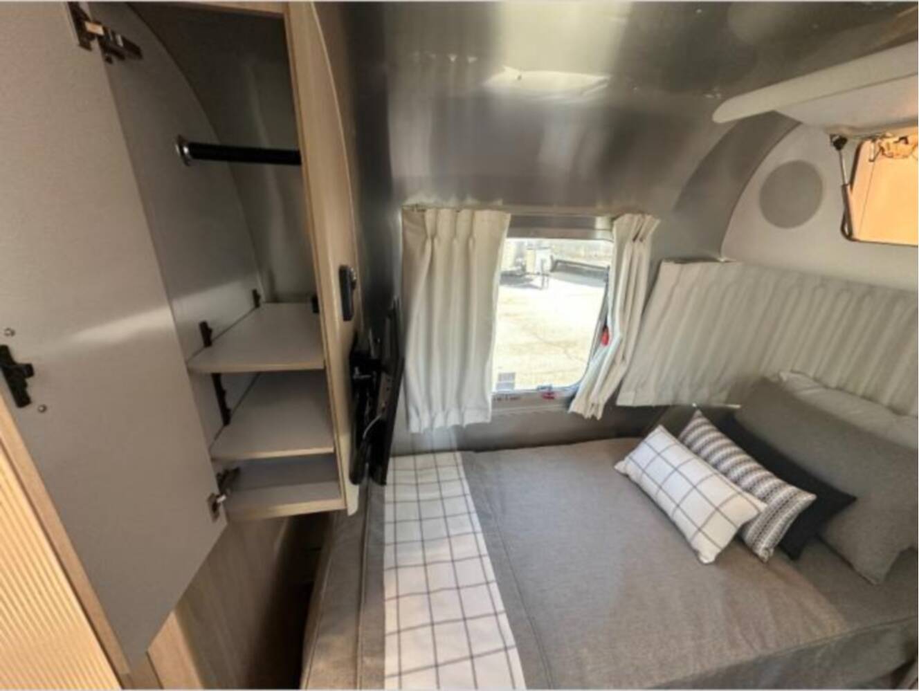 A photo of this 2026 Airstream Globetrotter 27FB Twin