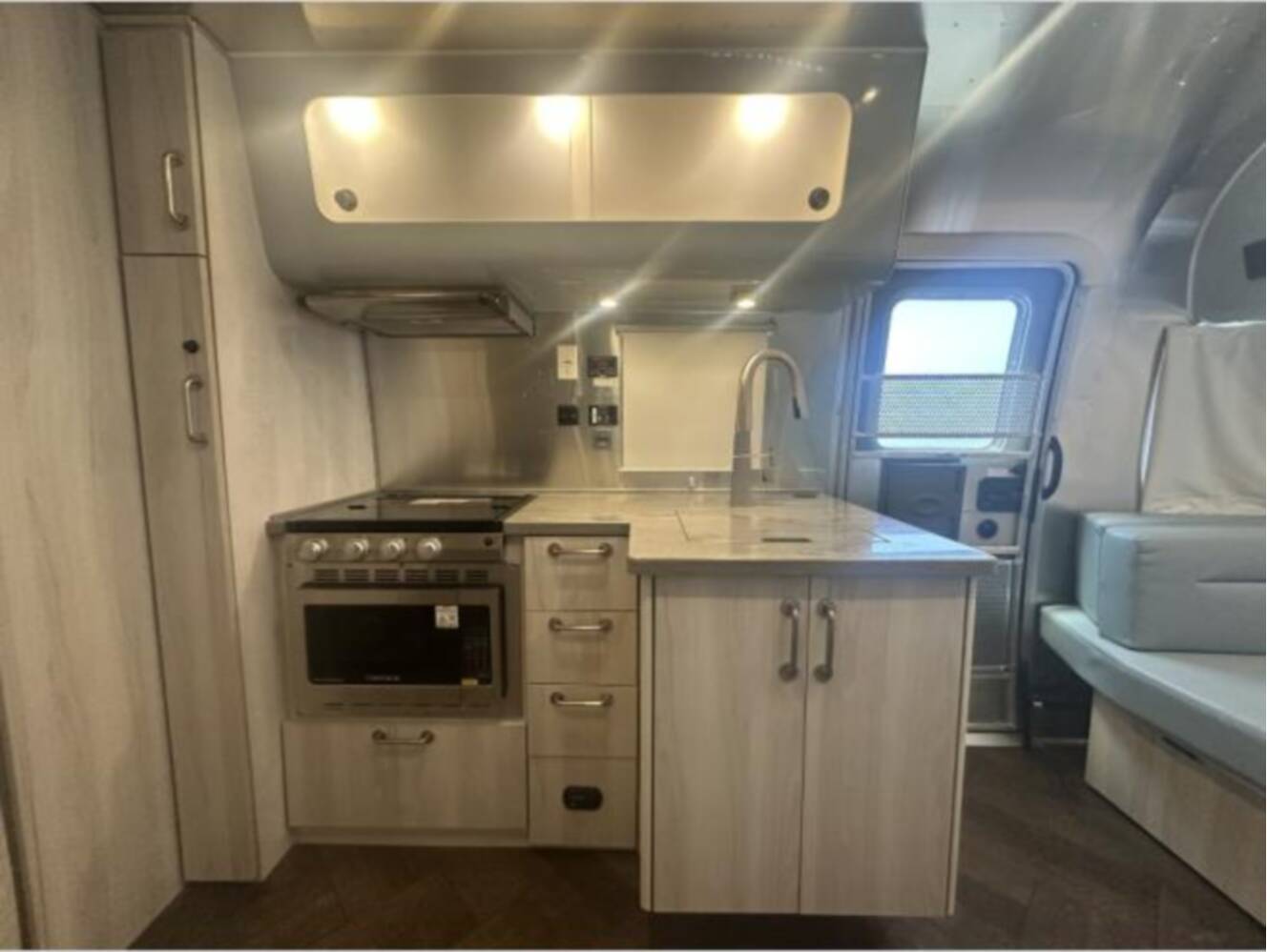 A photo of this 2023 Airstream International 25FB Twin