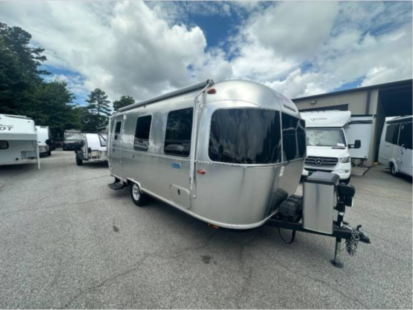 A photo of this 2024 Airstream Bambi 22FB