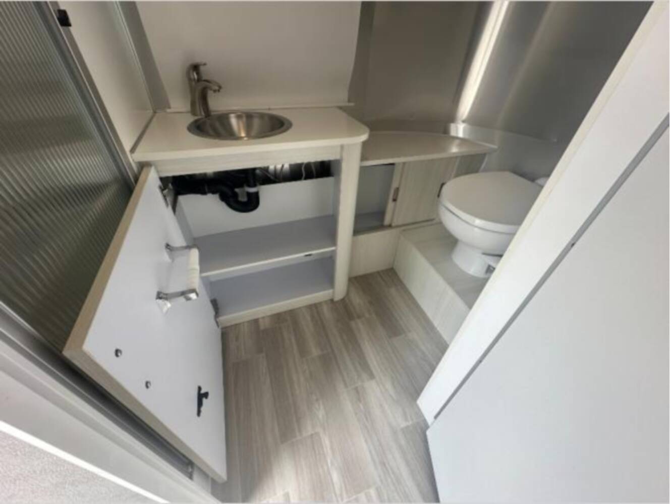 A photo of this 2024 Airstream Bambi 22FB