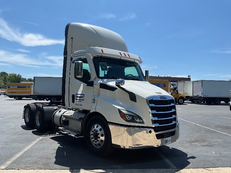 2021 FREIGHTLINER CASCADIA 116 in Alexandria, VA
