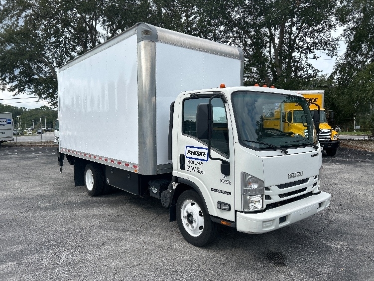 2021 ISUZU NPR HD in Jacksonville, FL