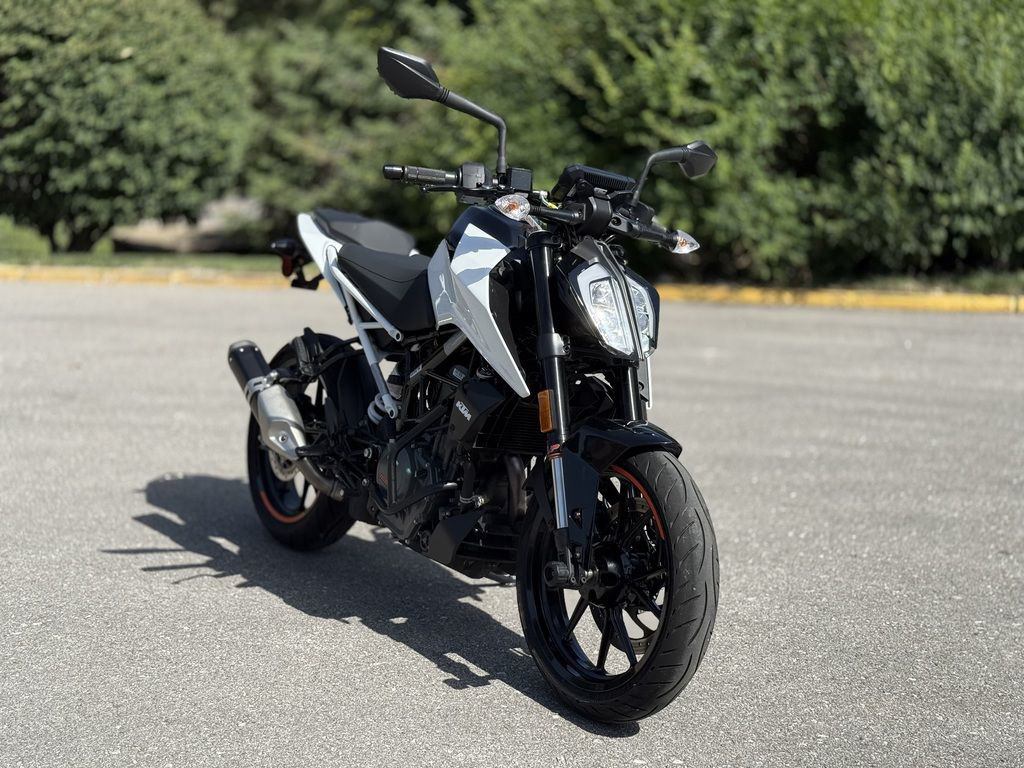 2022 KTM Duke 390 DUKE in Olathe, KS
