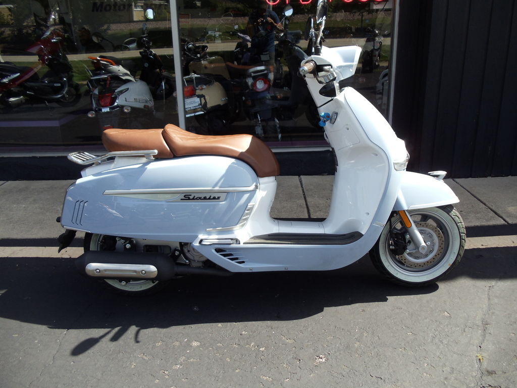 2024 Keeway Motor Sixties 300i in Arlington Heights, IL
