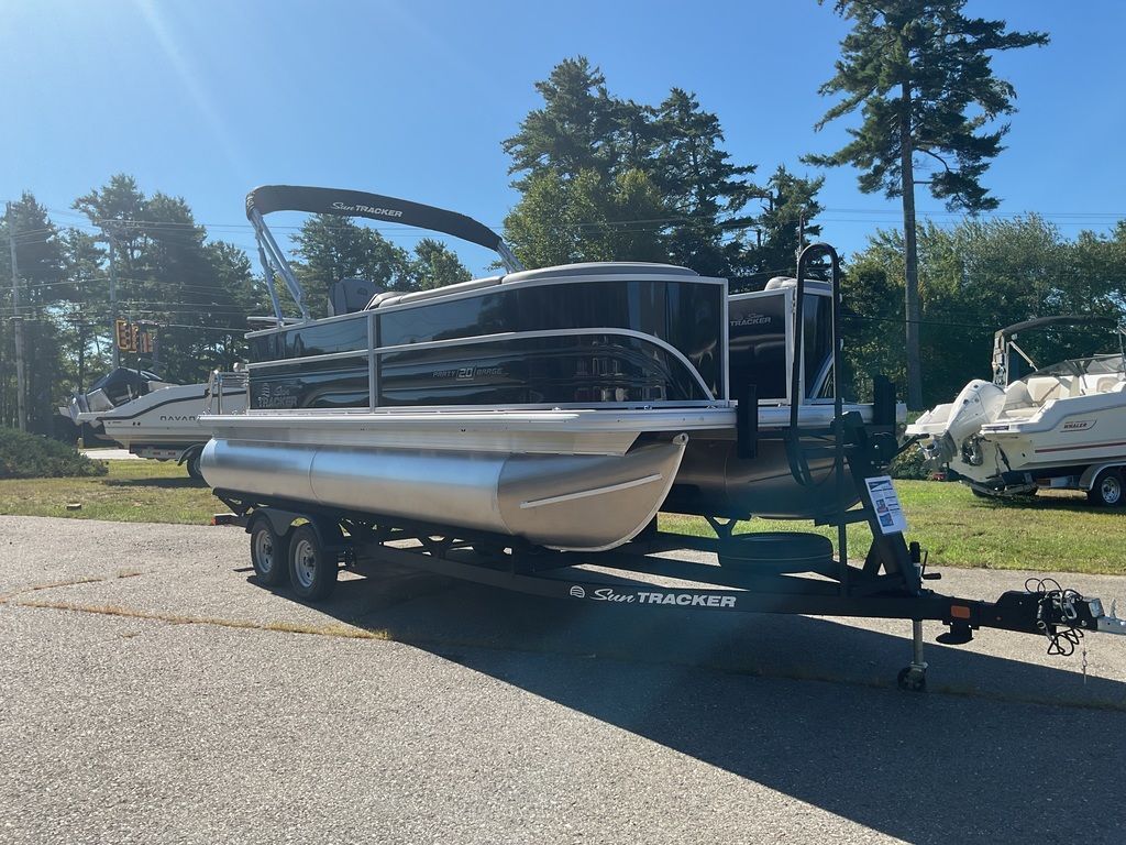 2026 Sun Tracker PB 20 DLX in rockport ME