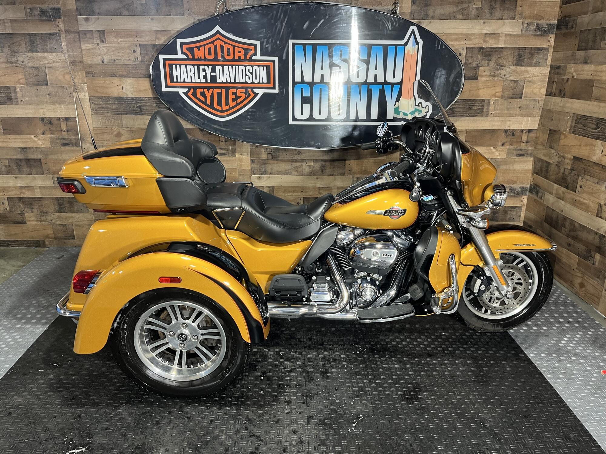 2023 Harley-Davidson Tri Glide Ultra ULTRA CLASSIC in Bellmore, NY