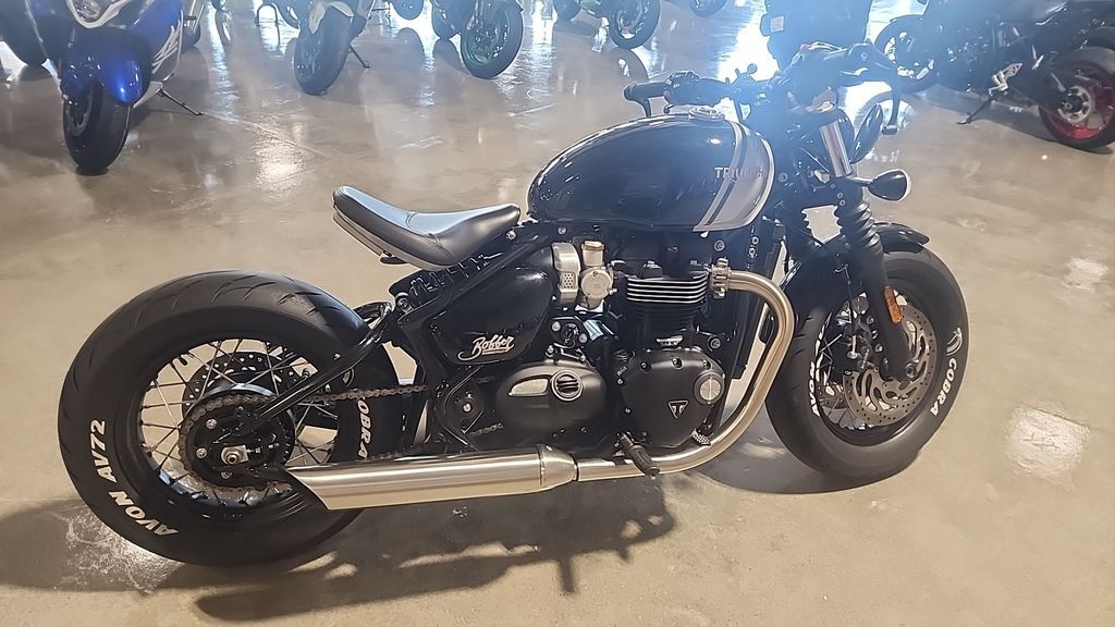 2024 Triumph Bonneville Bobber Jet Black/Ash Gray BLACK in Roanoke, VA