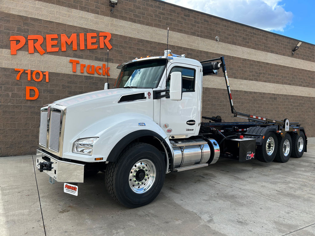 2027 Kenworth T880 in Cleveland, OH