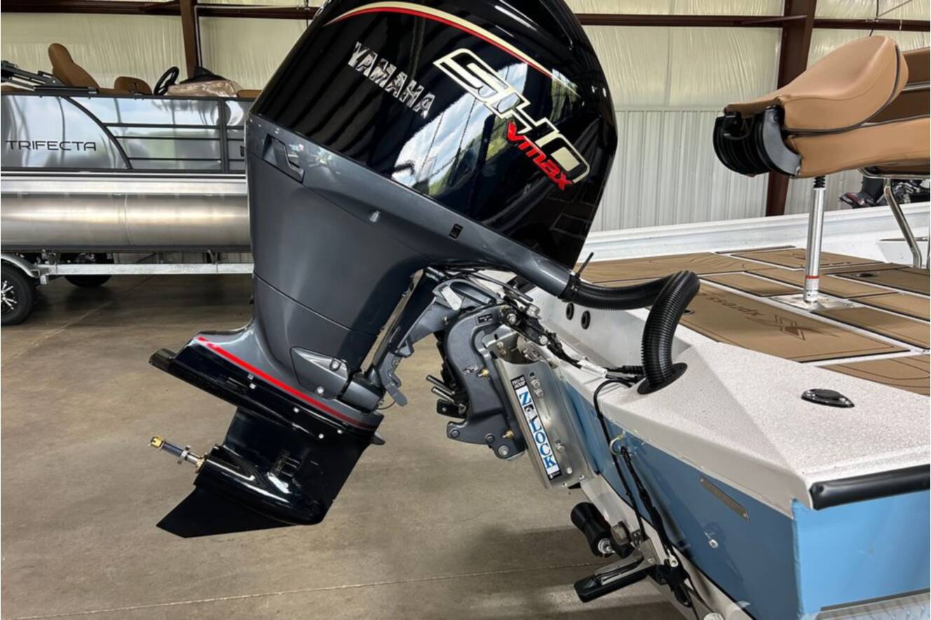 A photo of this 2027 Xpress H22 Bay