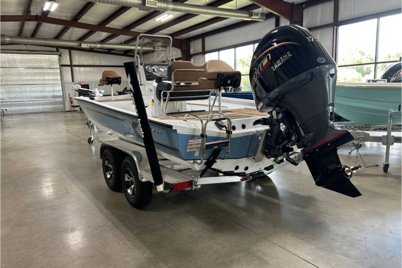 A photo of this 2027 Xpress H22 Bay