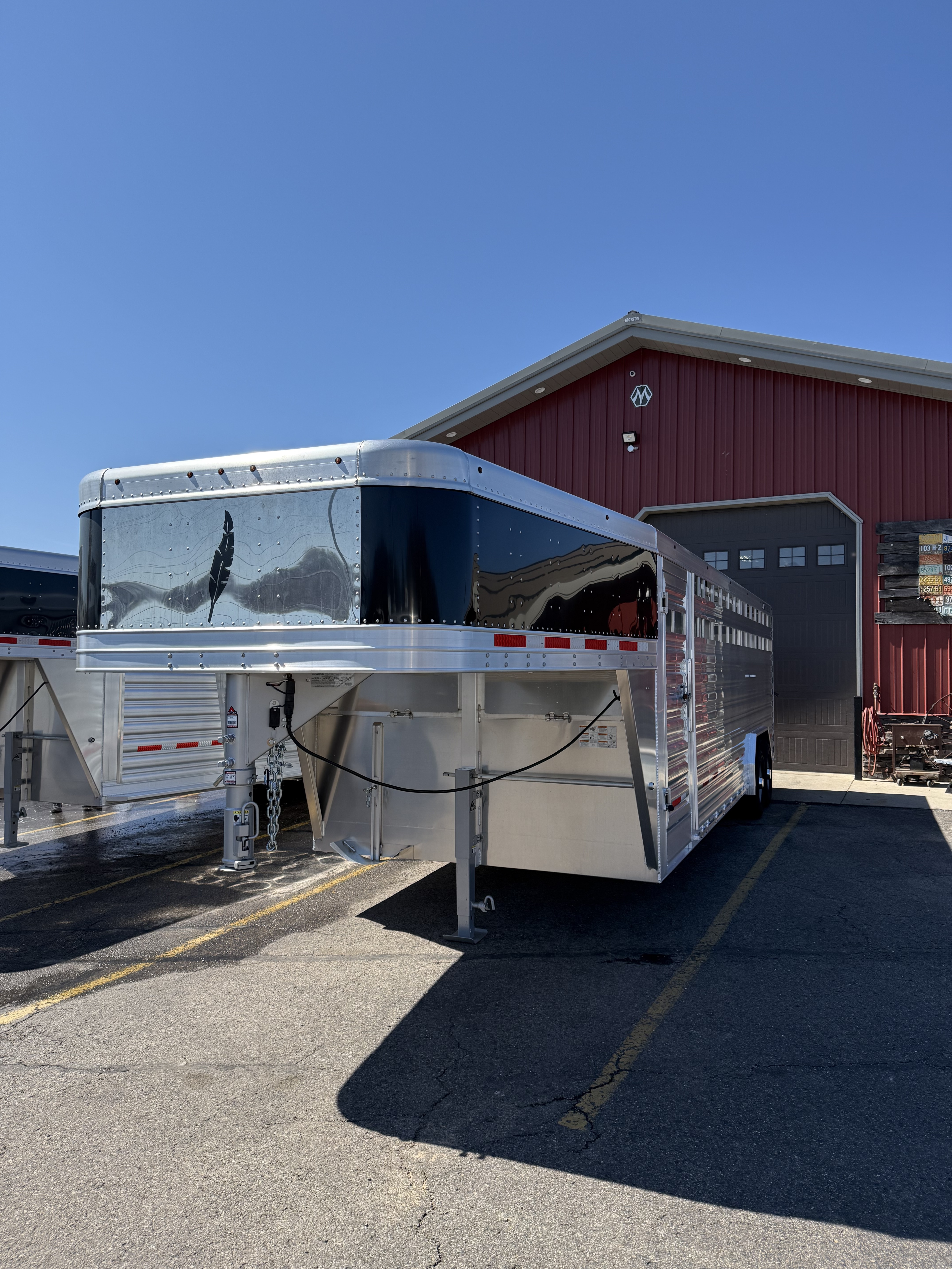 2026 Featherlite Trailers 24' (8'W) Show Cattle Livestock Trailer Labor Day Sale in Athens, OH