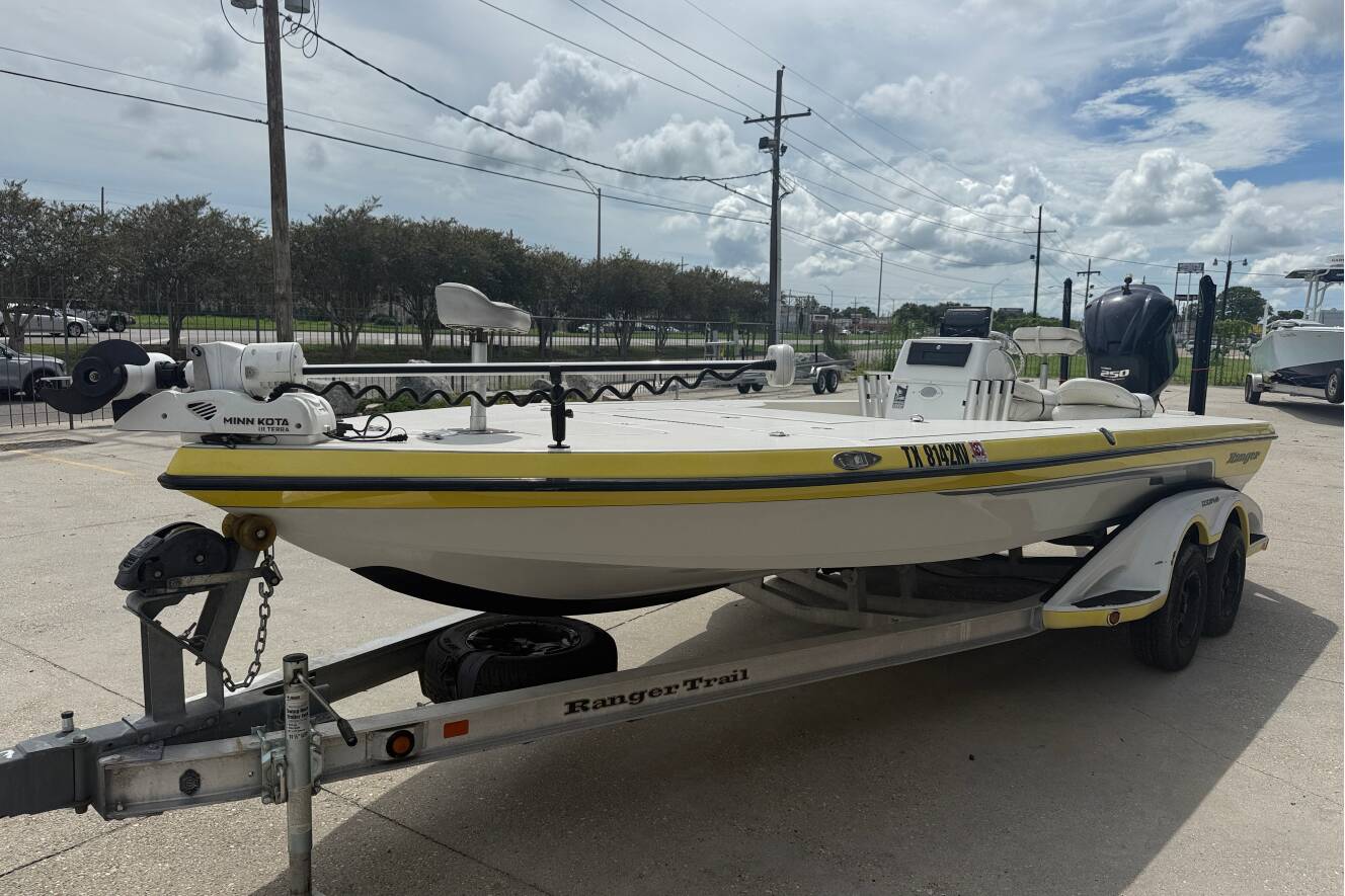 A photo of this 2006 Ranger 223 Cayman