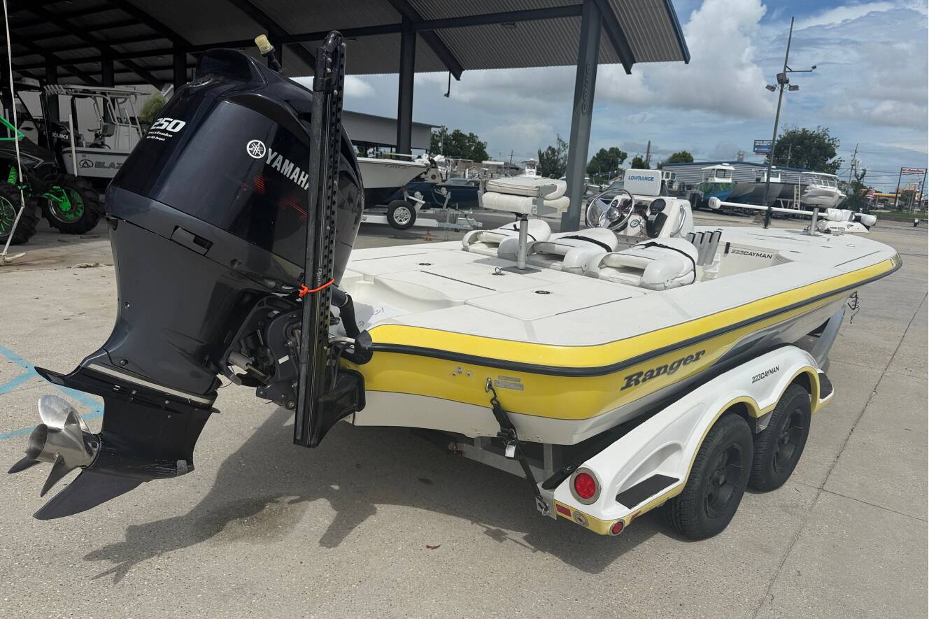 A photo of this 2006 Ranger 223 Cayman